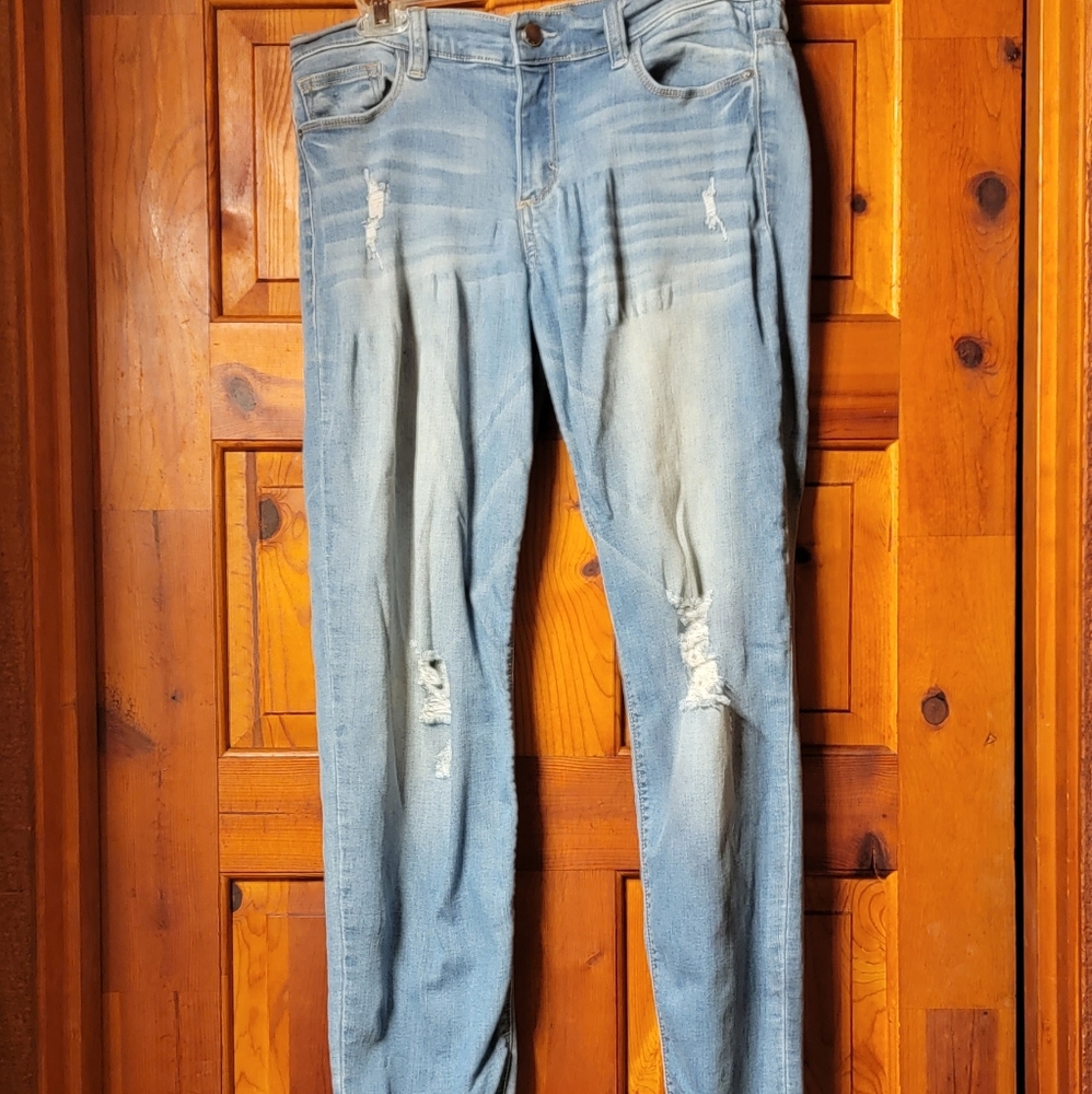 💛2/$20💛id : 23 (29) stonewashed ripped blue jeans